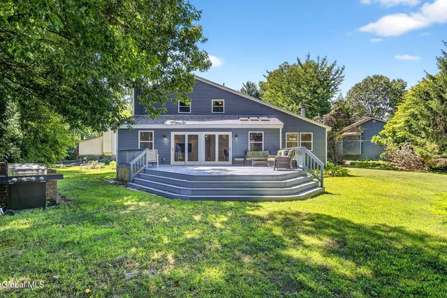 $569,900 | 3 Chestnut Hill Road South, Colonie, NY 12211