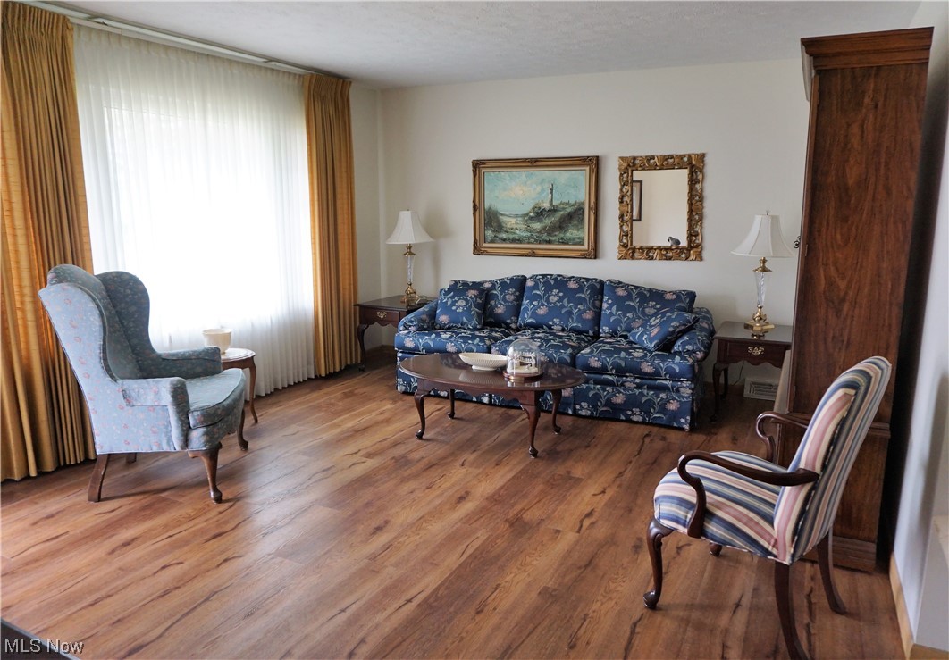 30221 Arnold Road Eastlake, OH 44095 - Photo 3 of 18