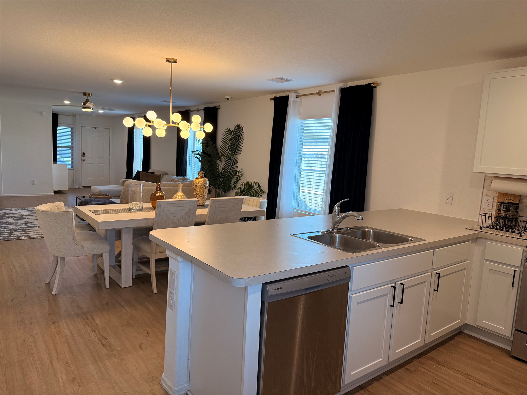 14427 Woodcott Warren Way Rosharon, TX 77583 - Photo 11 of 31