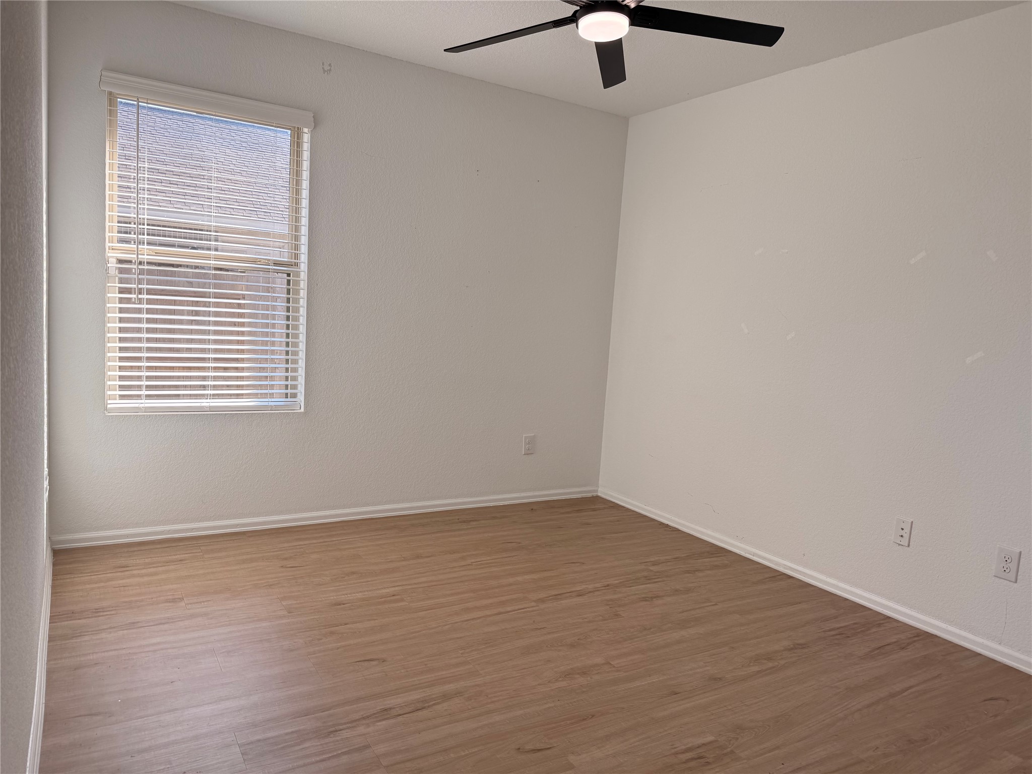 14427 Woodcott Warren Way Rosharon, TX 77583 - Photo 18 of 31