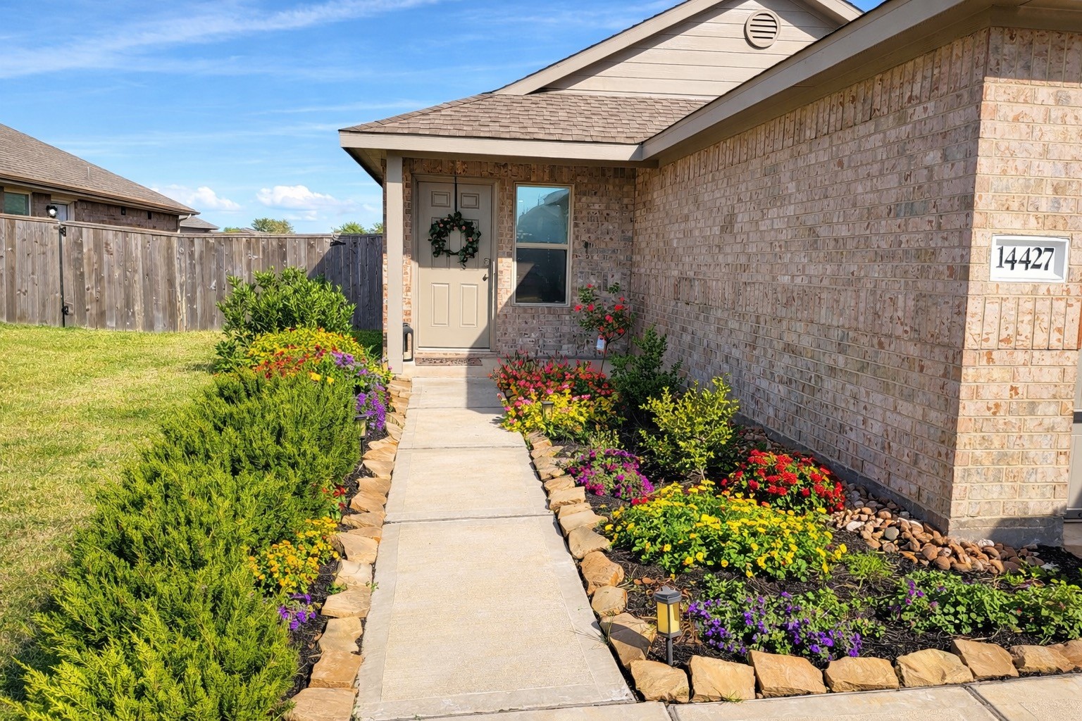 14427 Woodcott Warren Way Rosharon, TX 77583 - Photo 2 of 31