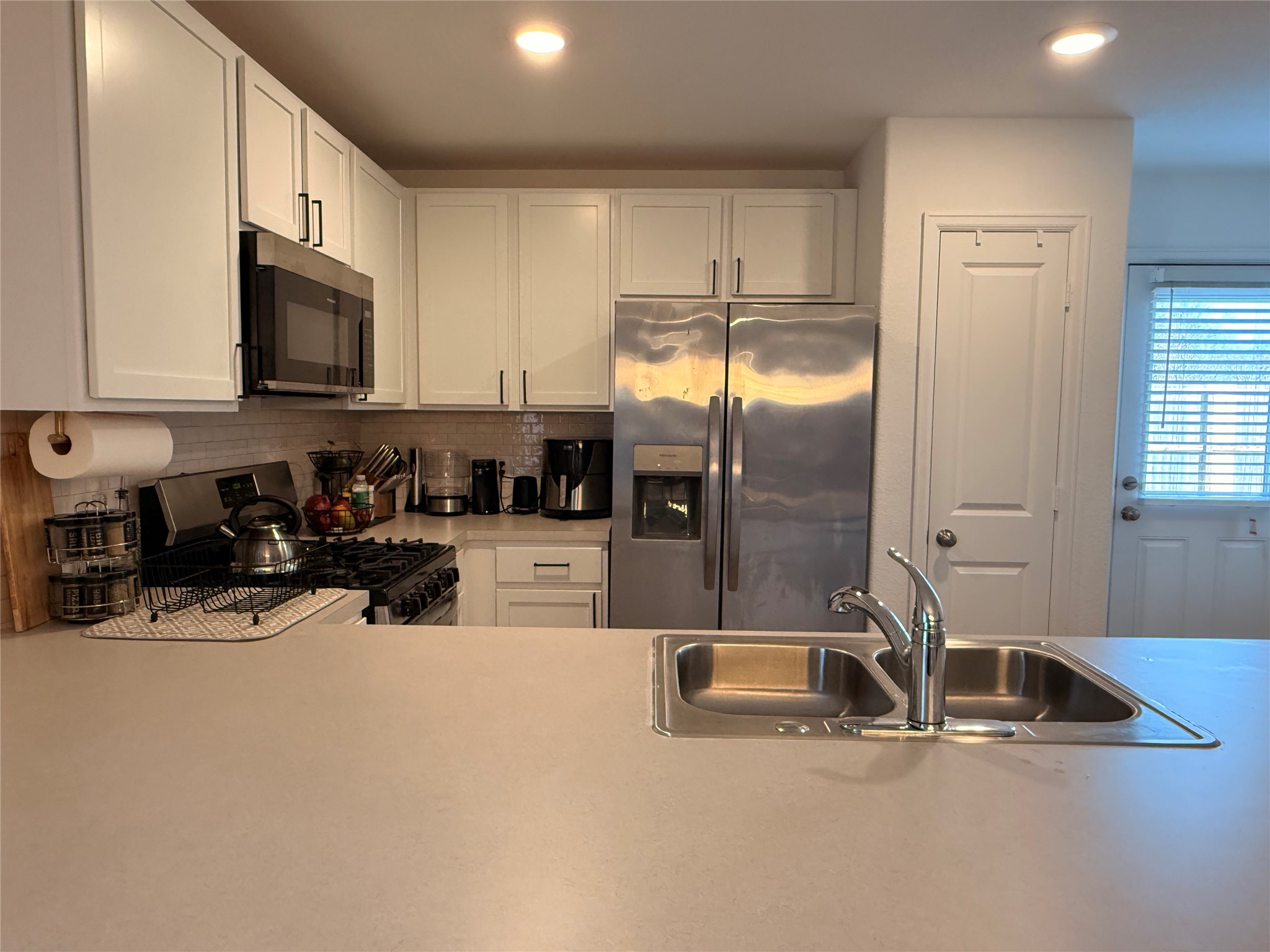 14427 Woodcott Warren Way Rosharon, TX 77583 - Photo 9 of 31