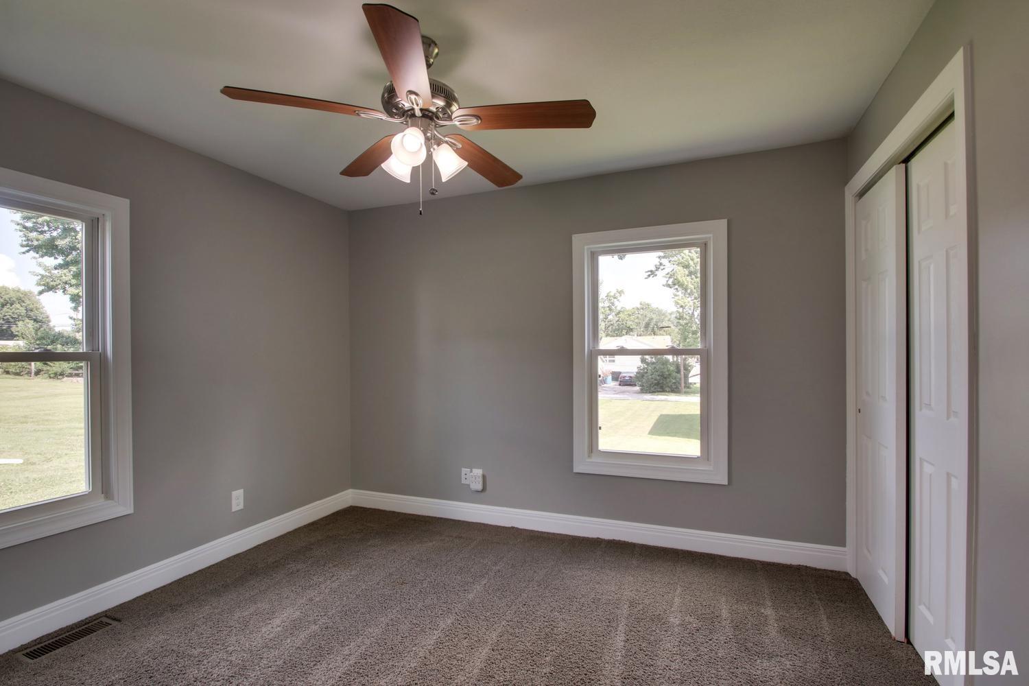 1849 Maple Street Quincy, IL 62301 - Photo 5 of 11
