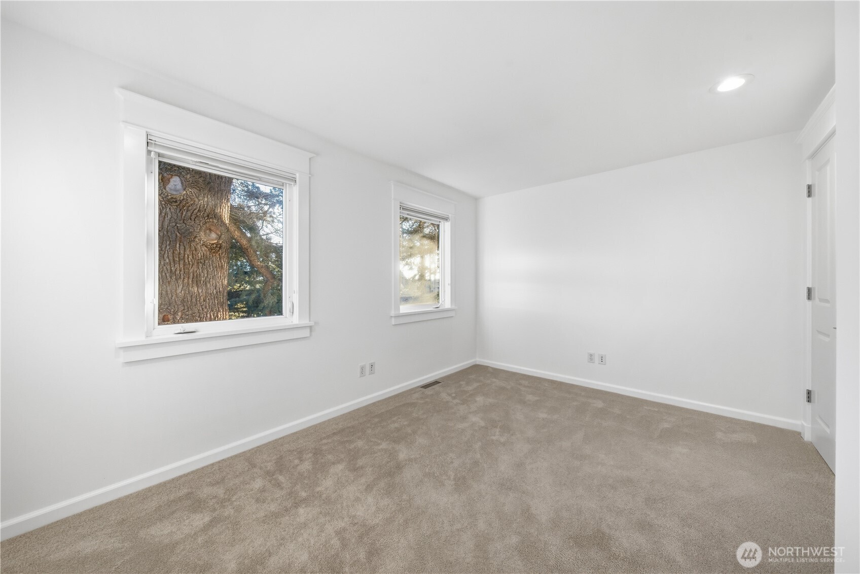 1375 32nd Avenue South Seattle, WA 98144 - Photo 26 of 36 an empty room with windows