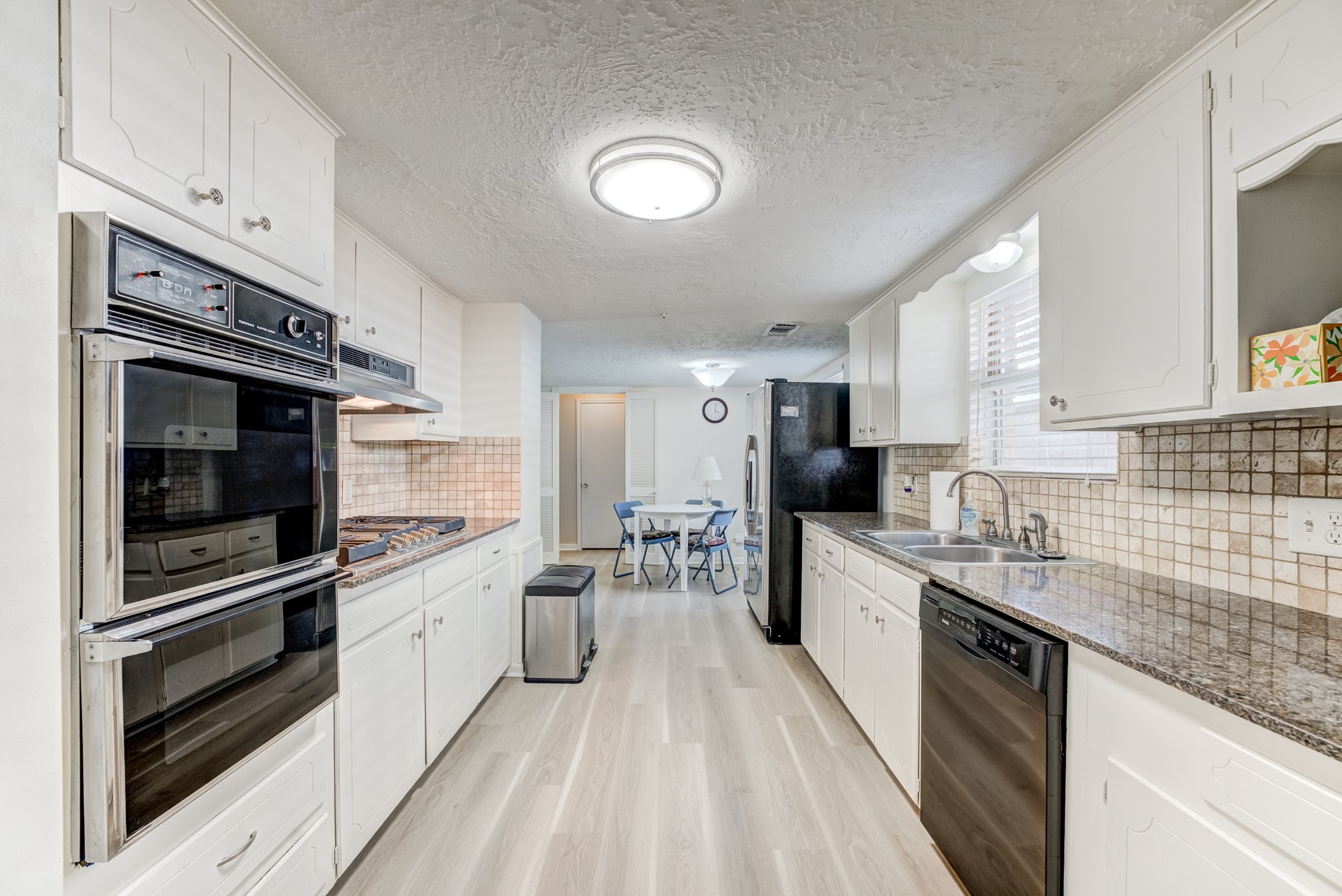 3334 Spring Valley Road Houston, TX 77080 - Photo 11 of 40