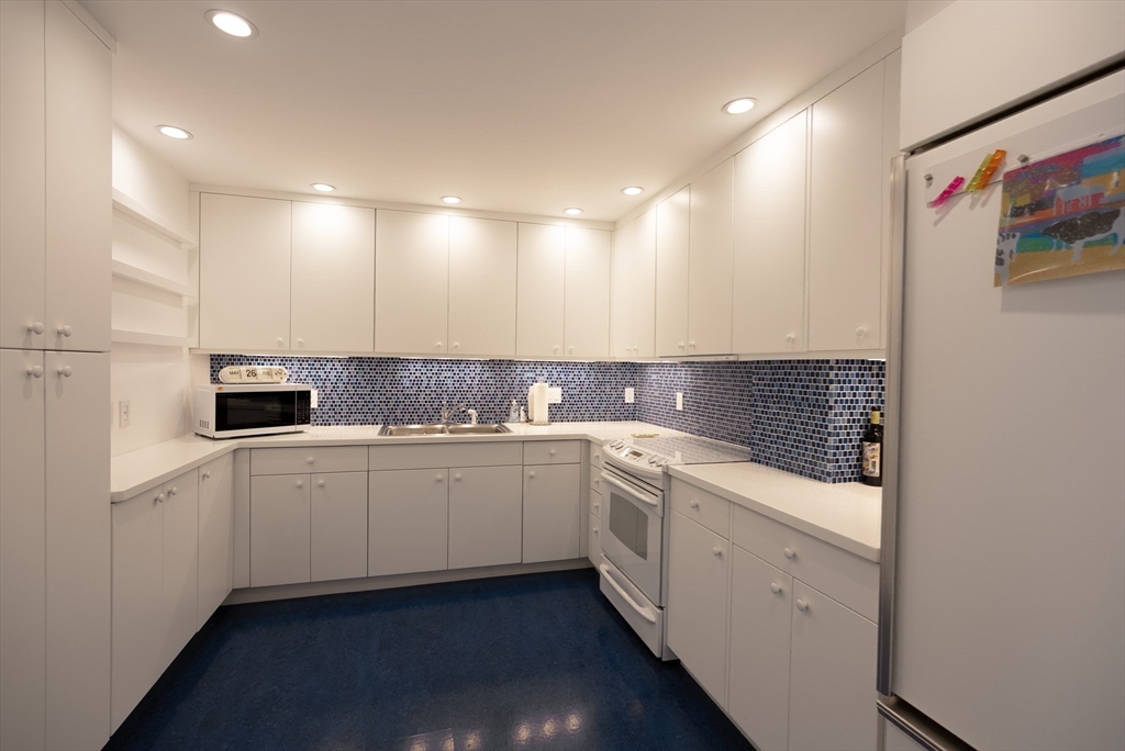 1265 Beacon Street, Unit 702 Brookline, MA 02446 - Photo 5 of 29