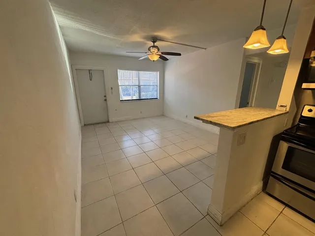 $1,500 | 4061 North Dixie Highway, Unit 17, Oakland Park, FL 33334