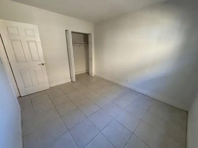 $1,500 | 4061 North Dixie Highway, Unit 17, Oakland Park, FL 33334