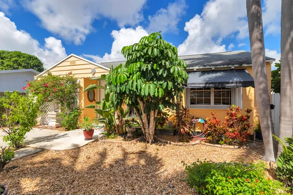 $3,450 | 341 Nottingham Boulevard, West Palm Beach, FL 33405