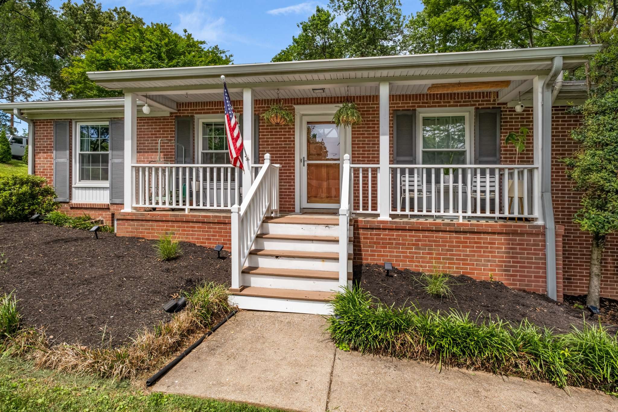 5325 Overton Road Nashville, TN 37220 - Photo 3 of 39 Gallery Image 3
