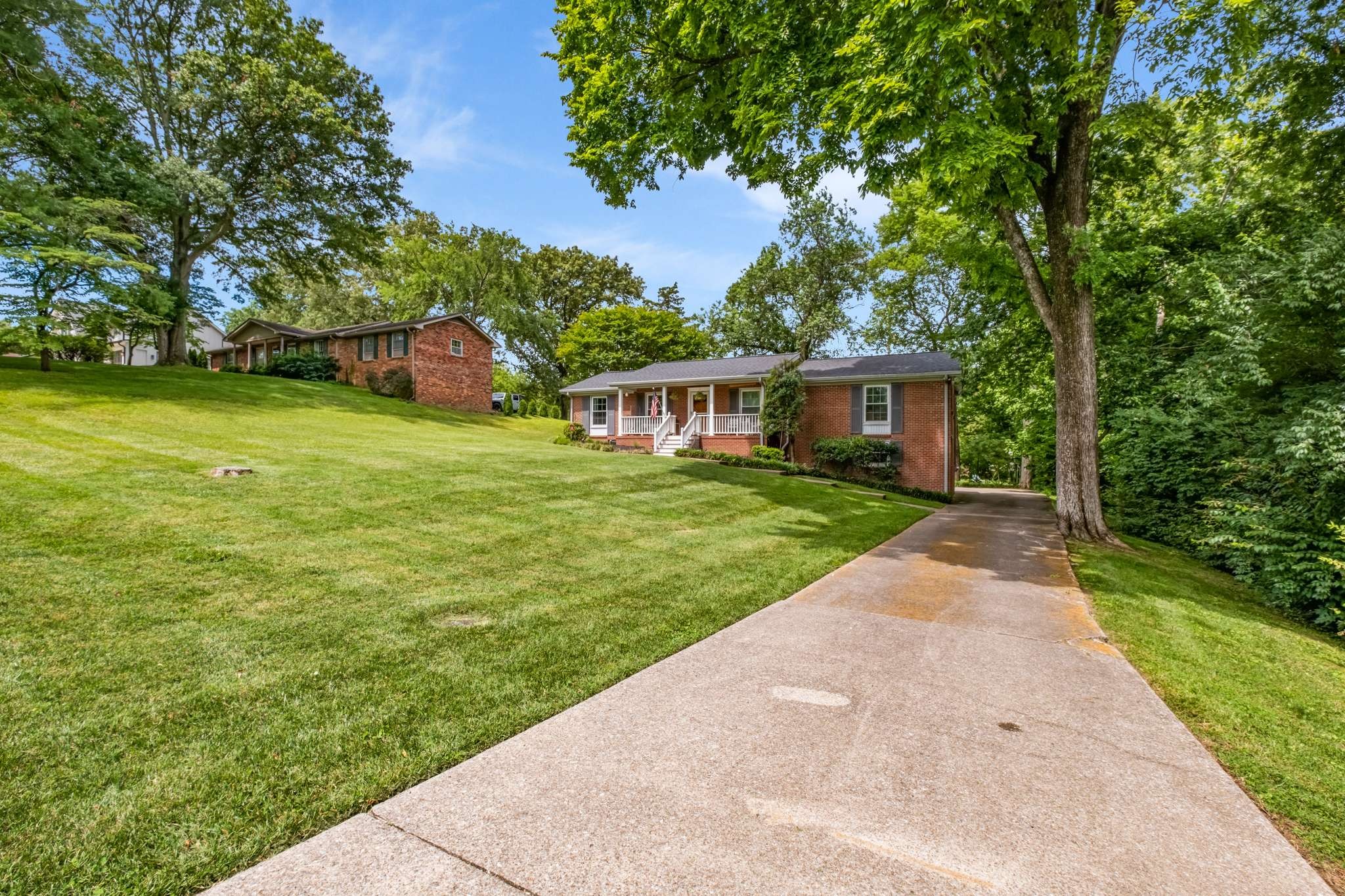 5325 Overton Road Nashville, TN 37220 - Photo 5 of 39 Gallery Image 5
