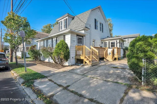 $2,200 | 109 Pringle Street, Kingston, PA 18704