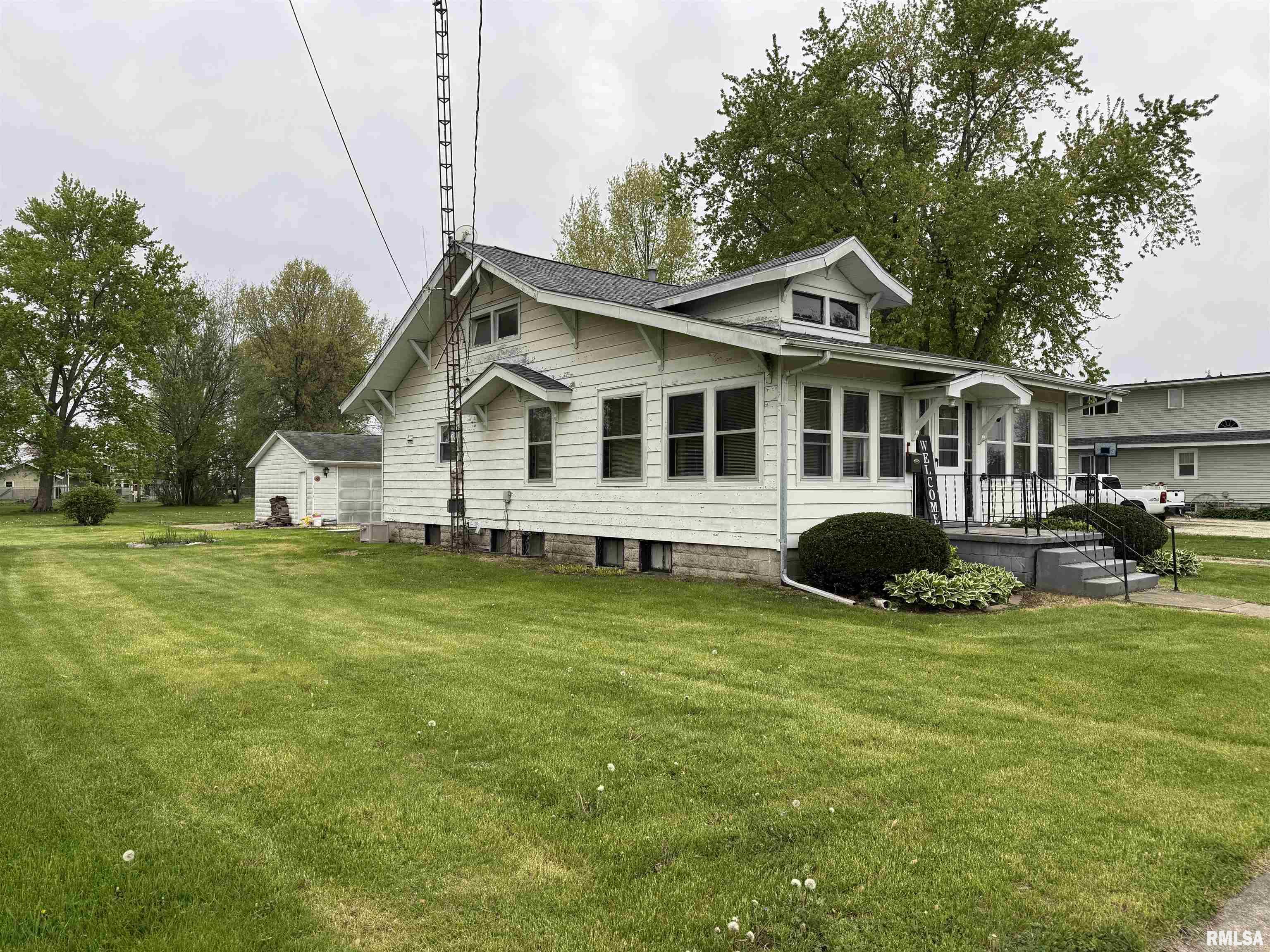 307 Lafayette Street Avon, IL 61415 - Photo 3 of 36