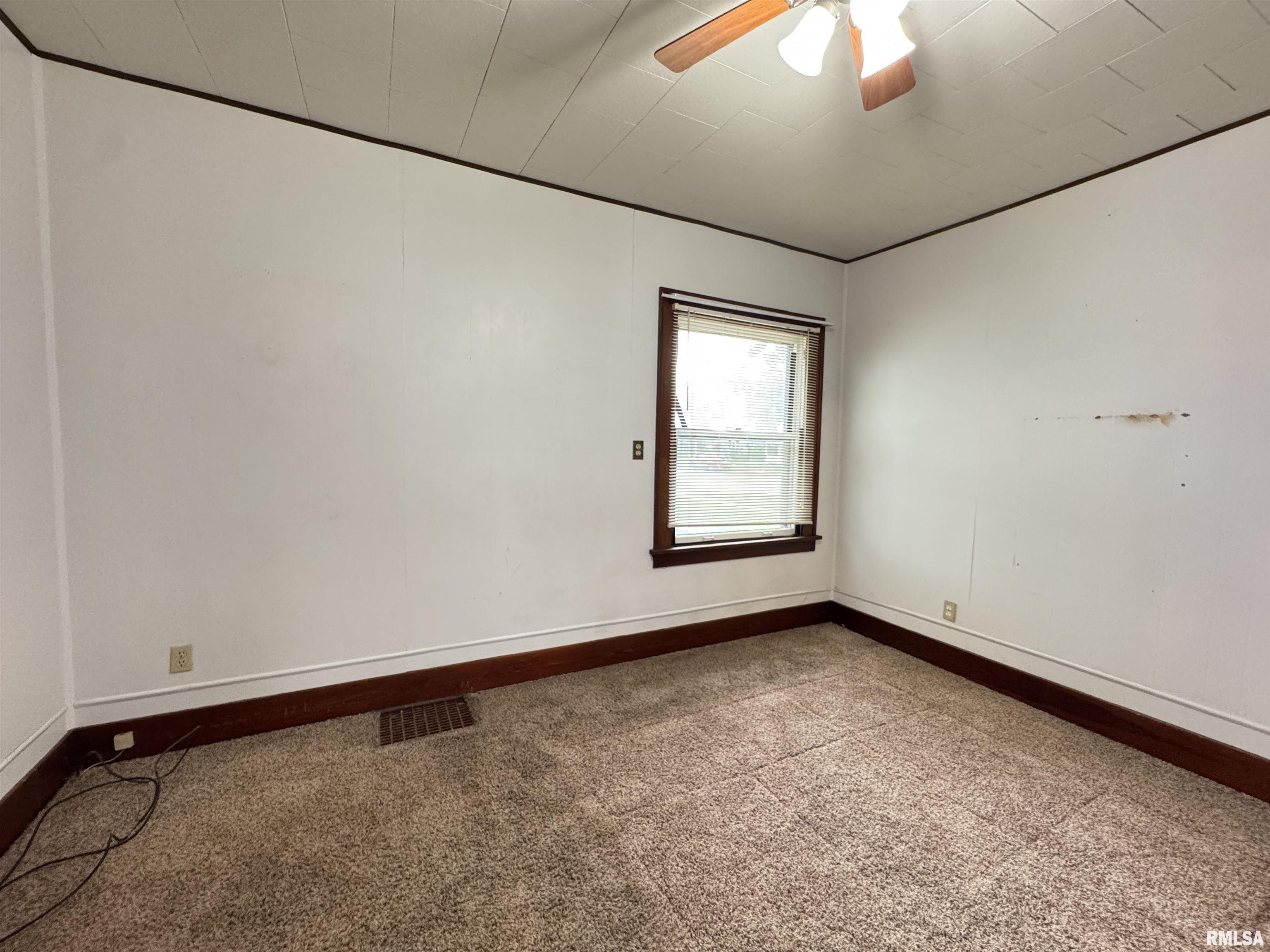 307 Lafayette Street Avon, IL 61415 - Photo 32 of 36