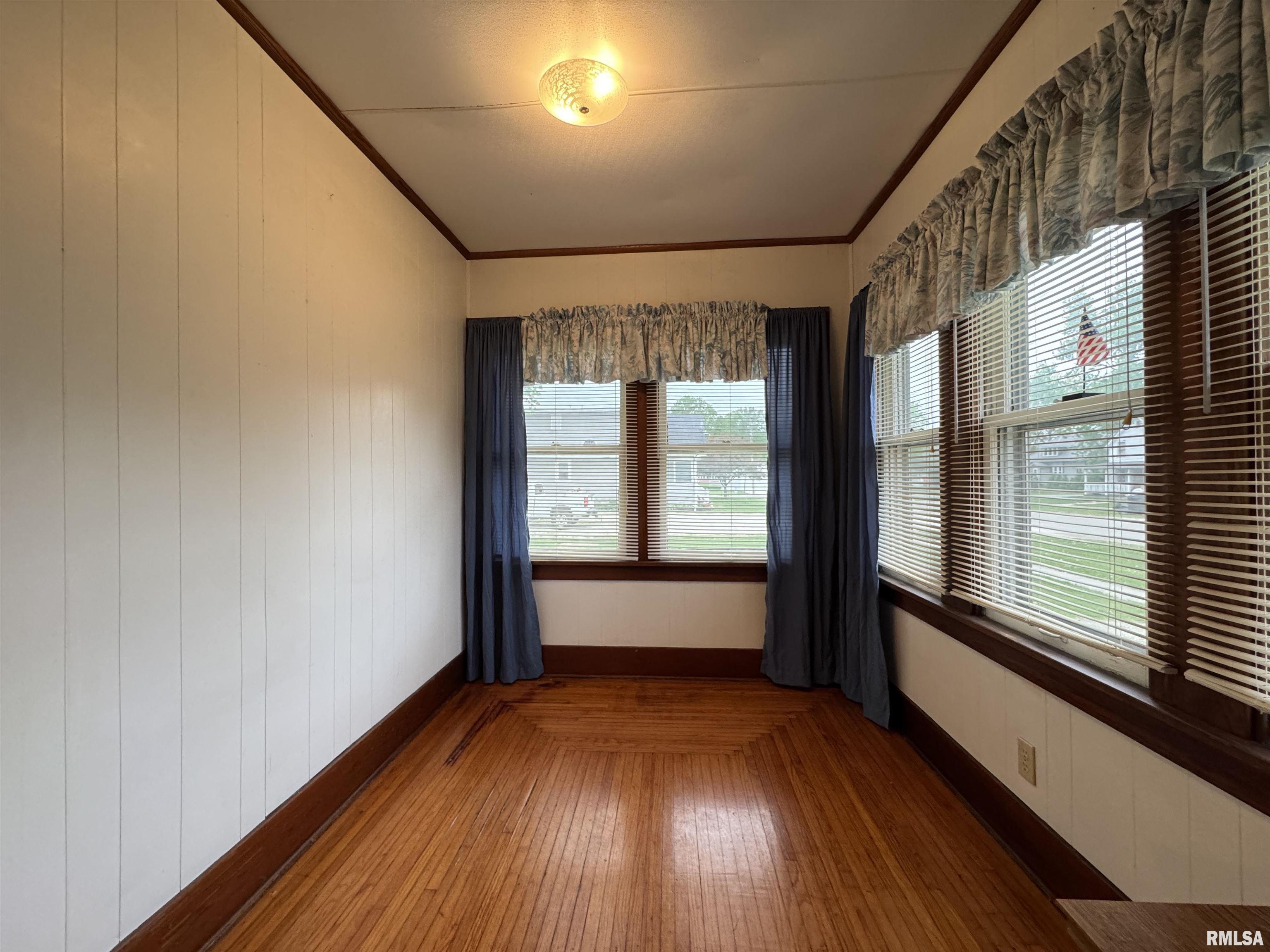 307 Lafayette Street Avon, IL 61415 - Photo 9 of 36