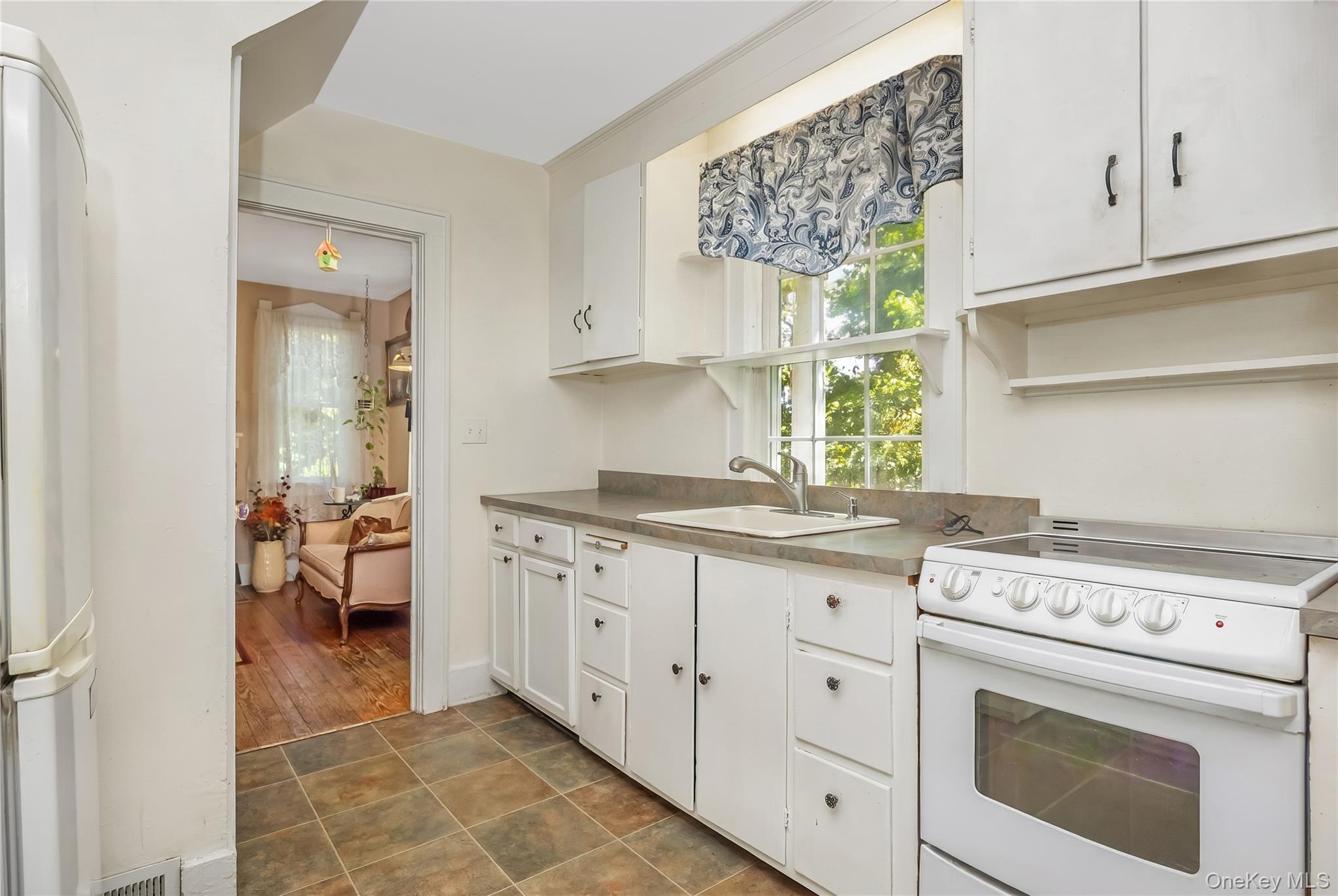 12 Valkyr Road Rocky Point, NY 11778 - Photo 10 of 25