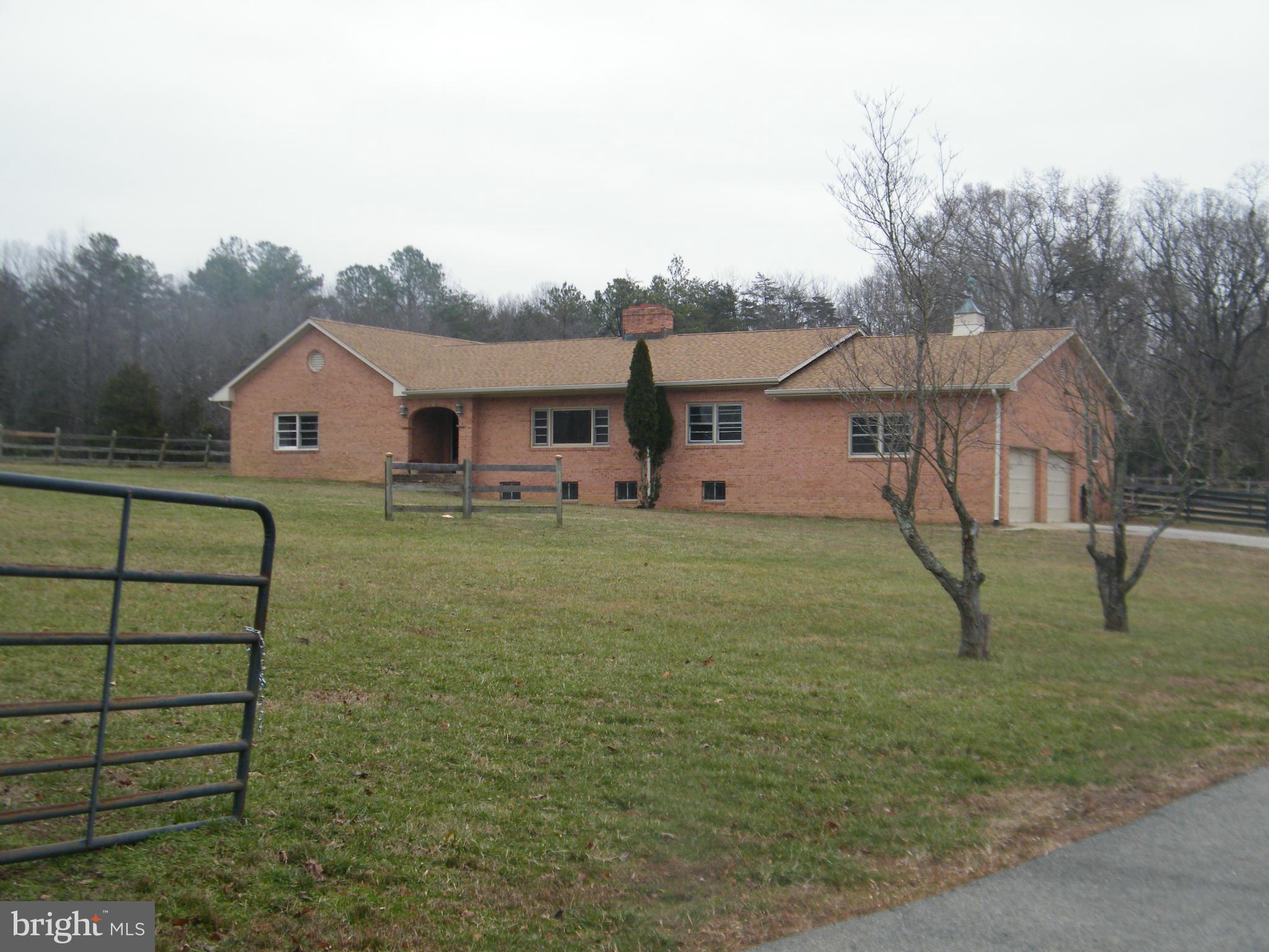 1100 Apple Valley Road Accokeek, MD 20607 - Photo 3 of 30 a front view of a house with garden