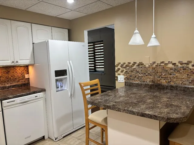 $1,450 | 9118 Elmwood Drive, Unit 2B, Niles, IL 60714