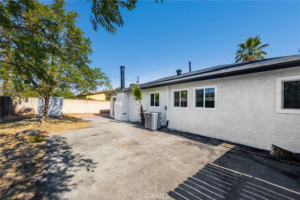 9642 Surrey Avenue Montclair, CA 91763 - Photo 27 of 41