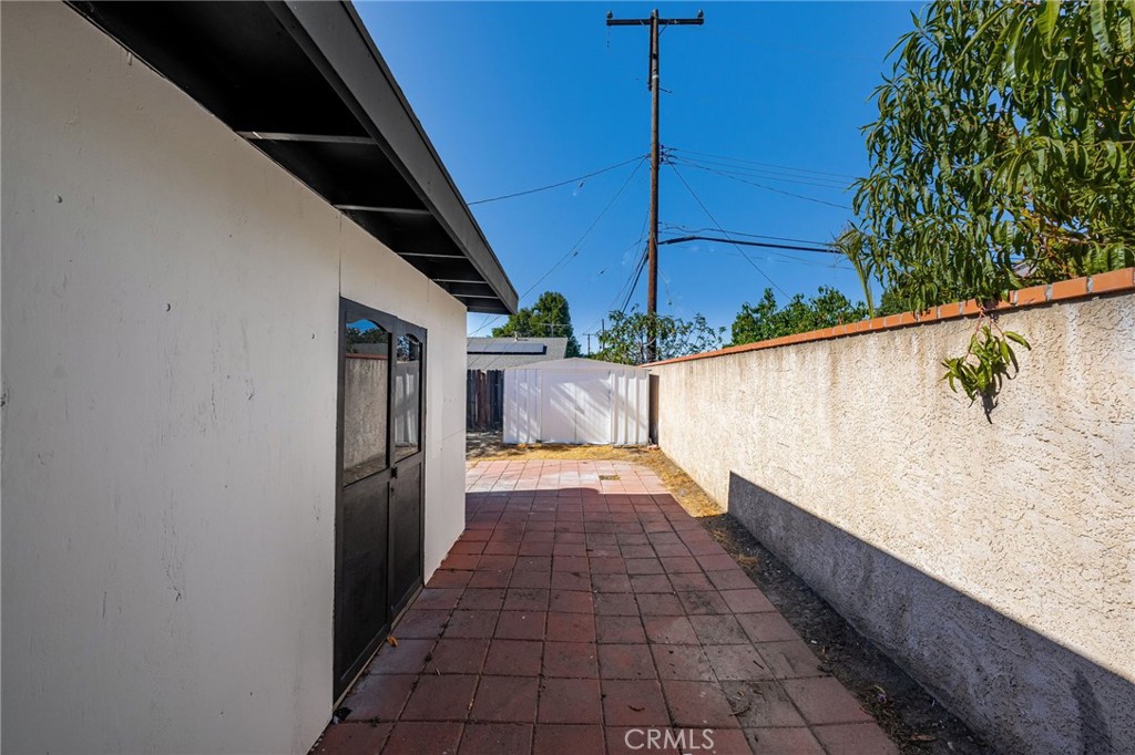 9642 Surrey Avenue Montclair, CA 91763 - Photo 29 of 41