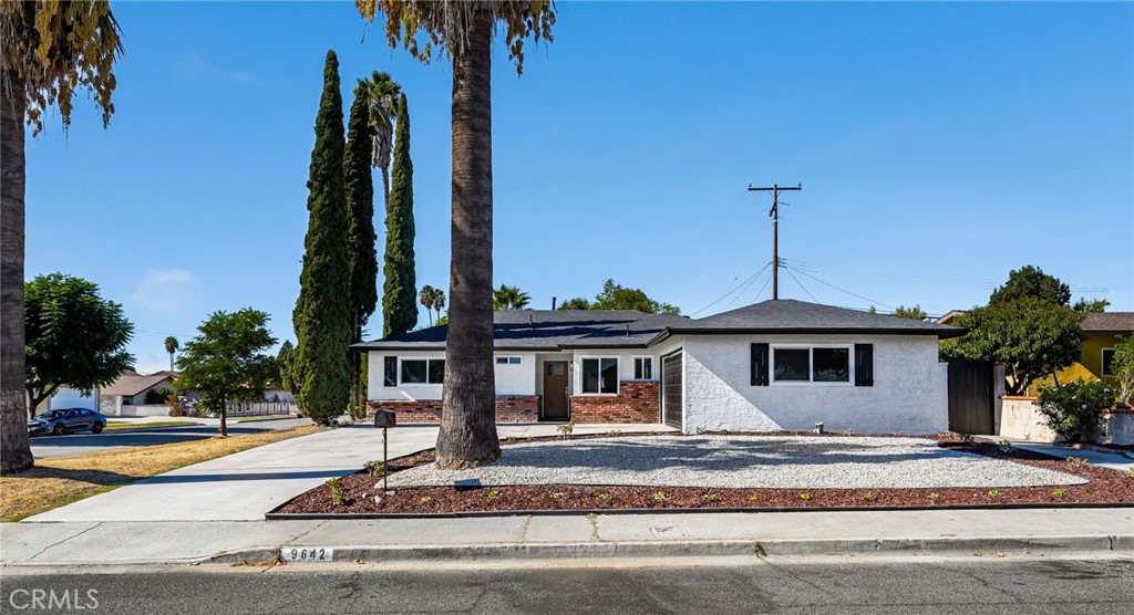 9642 Surrey Avenue Montclair, CA 91763 - Photo 3 of 41