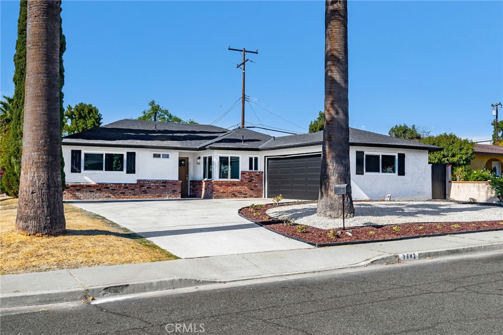 9642 Surrey Avenue Montclair, CA 91763 - Photo 4 of 41