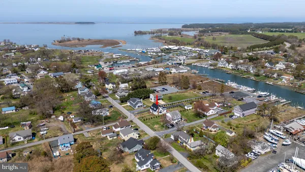 $895,000 | 21560 Chicken Point Road, Tilghman, MD 21671
