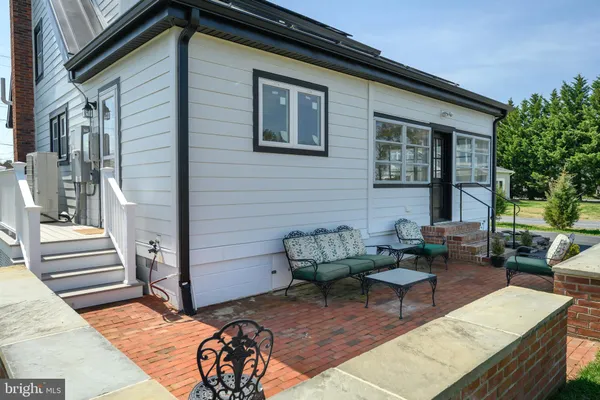 $895,000 | 21560 Chicken Point Road, Tilghman, MD 21671