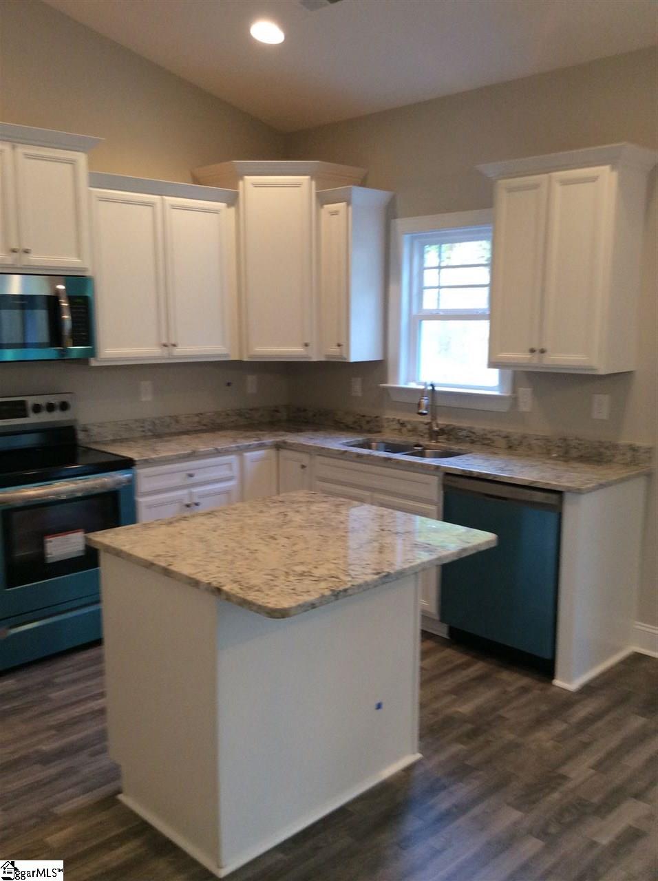10 Beaver Creek Road Marietta, SC 29661 - Photo 3 of 12 Gallery Image 3
