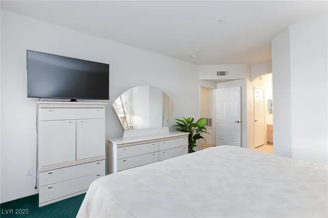 $250,000 | 6480 Annie Oakley Drive, Unit 511, Las Vegas, NV 89120