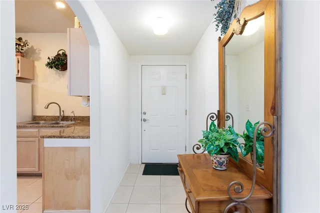 $250,000 | 6480 Annie Oakley Drive, Unit 511, Las Vegas, NV 89120
