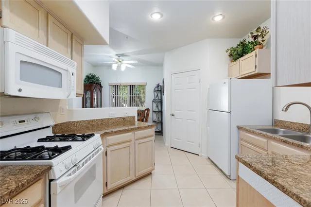 $250,000 | 6480 Annie Oakley Drive, Unit 511, Las Vegas, NV 89120