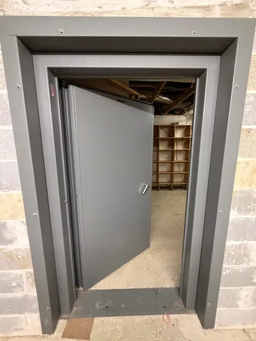 a view of walk in closet