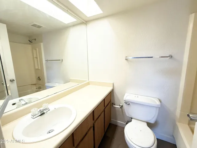 $1,195 | 3601 West Tierra Buena Lane, Unit 237, Phoenix, AZ 85053