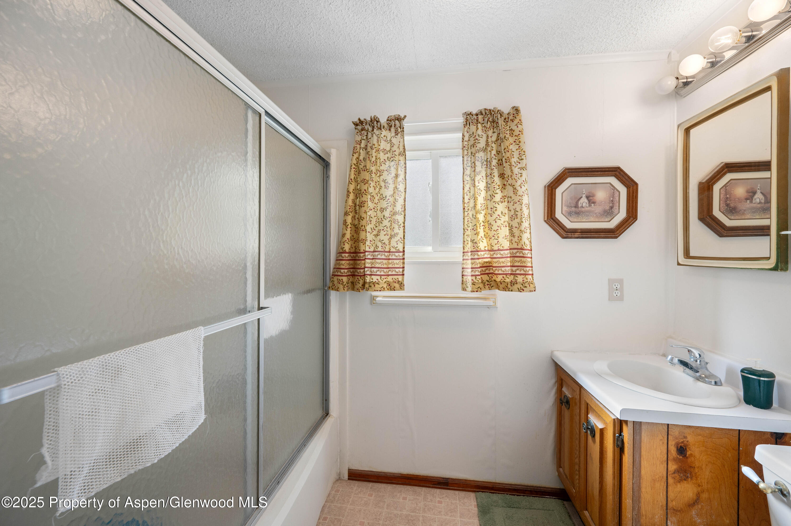 45 West Tamarack Circle Parachute, CO 81635 - Photo 13 of 23 a view of entryway with wooden floor