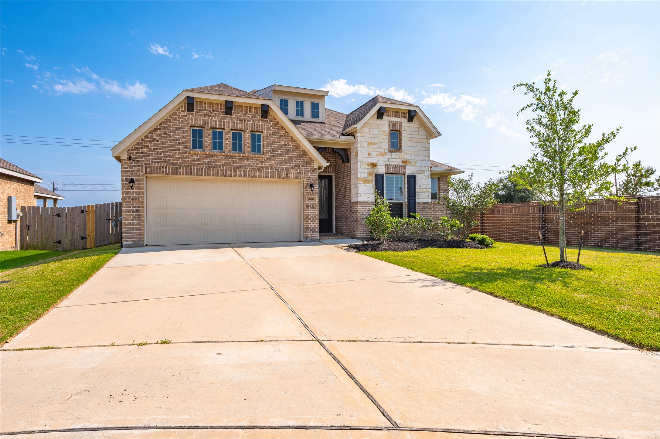 7802 Bellwick Court Pasadena, TX 77505 - Photo 3 of 37 a front view of a house with yard