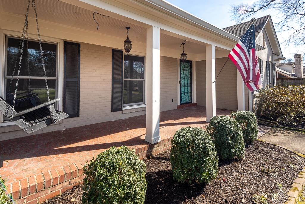500 Colonial Road Memphis, TN 38117 - Photo 2 of 35 a house view with a outdoor space