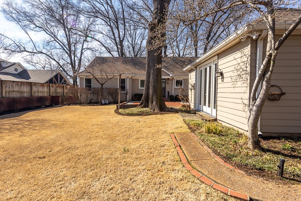 500 Colonial Road Memphis, TN 38117 - Photo 5 of 35