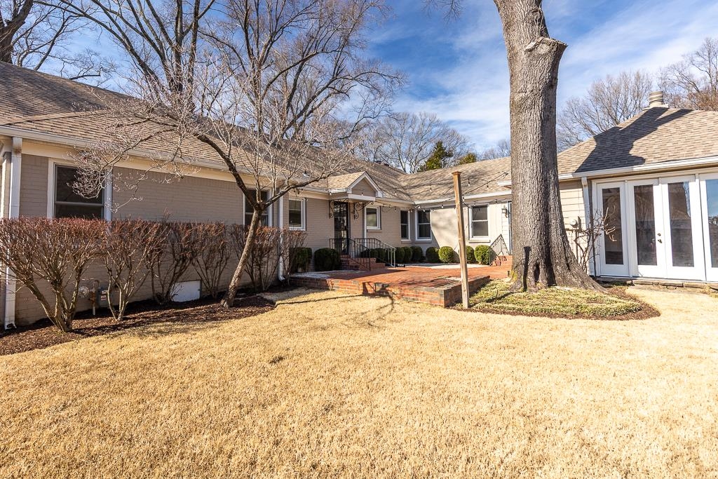 500 Colonial Road Memphis, TN 38117 - Photo 6 of 35