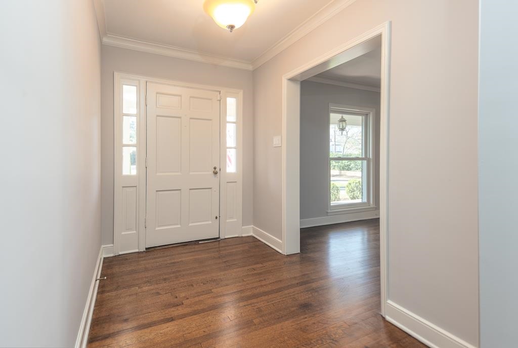 500 Colonial Road Memphis, TN 38117 - Photo 8 of 35