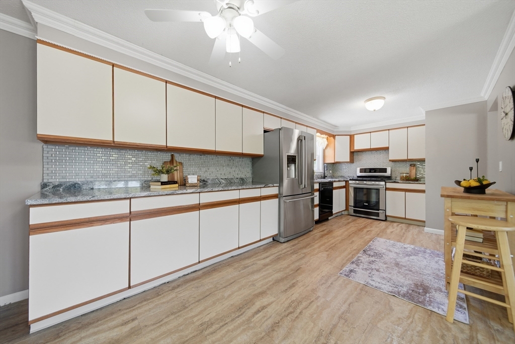 55 Burnham Road Billerica, MA 01862 - Photo 10 of 31