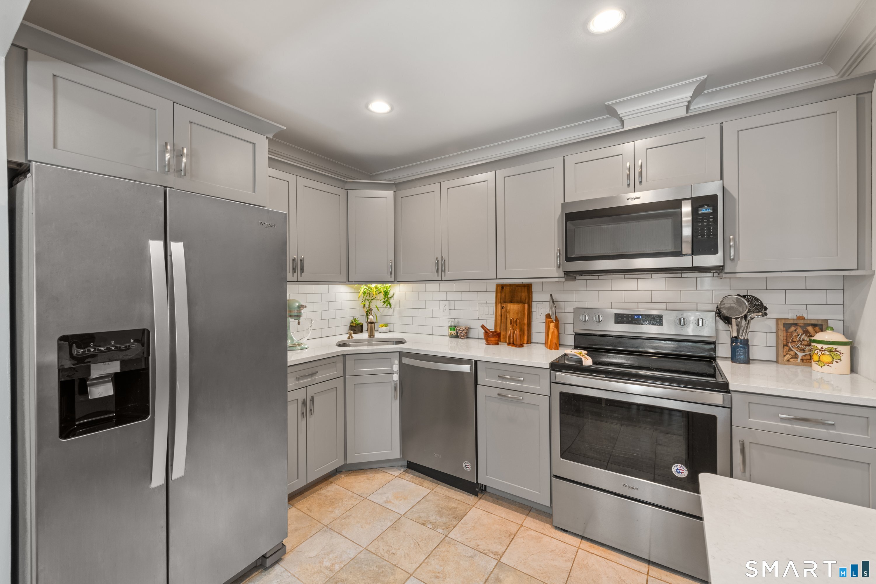 187 Flax Hill Road, Unit D11 Norwalk, CT 06854 - Photo 13 of 30
