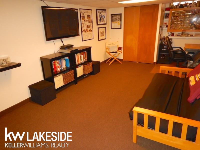 33500 Klein Road Fraser, MI 48026 - Photo 20 of 25 31306806-19.JPG
