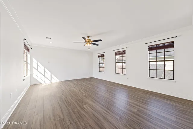 $205,000 | 305 Halcott Drive, Unit 122, Lafayette, LA 70503