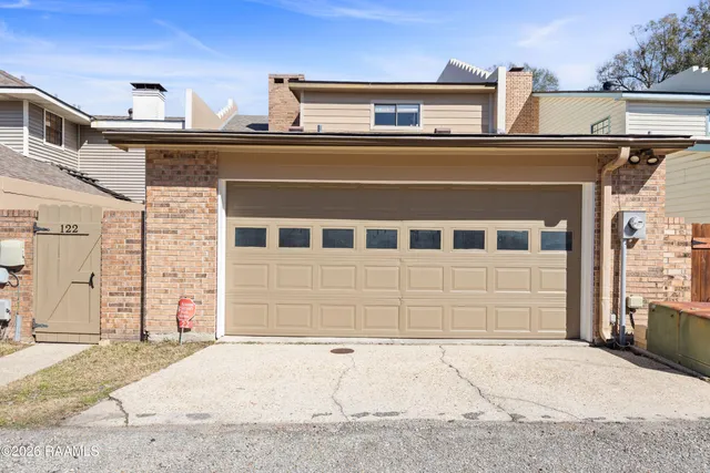 $205,000 | 305 Halcott Drive, Unit 122, Lafayette, LA 70503