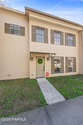 $205,000 | 305 Halcott Drive, Unit 122, Lafayette, LA 70503