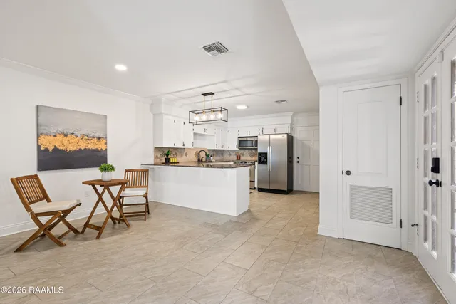 $205,000 | 305 Halcott Drive, Unit 122, Lafayette, LA 70503