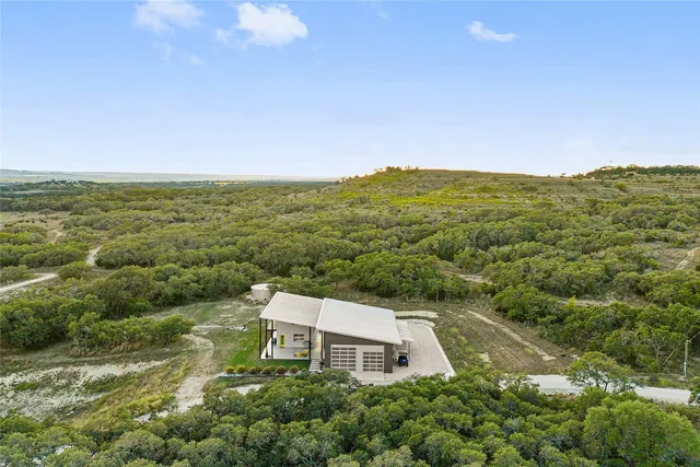 $1,500,000 | 370 Gray Wolf, Blanco, TX 78606