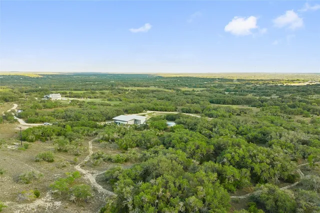 $1,500,000 | 370 Gray Wolf, Blanco, TX 78606