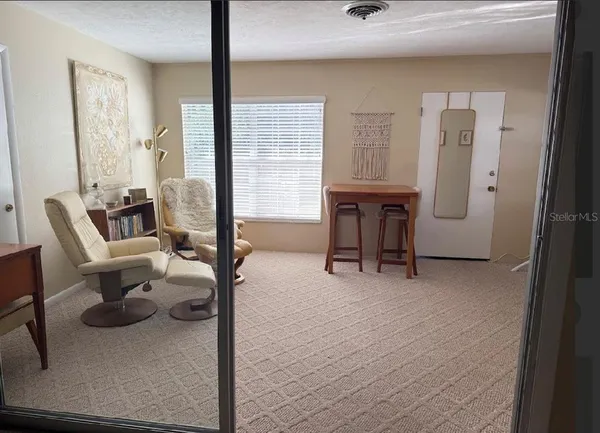 $2,000 | 305 Southeast 10th Avenue, Ocala, FL 34471